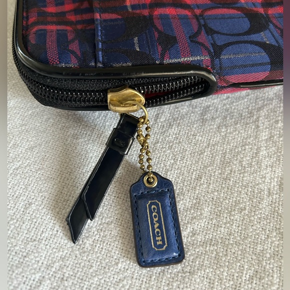 EUC Coach Laptop iPad Padded Case - Signature C - Stylish Tech Protection - Picture 7 of 7